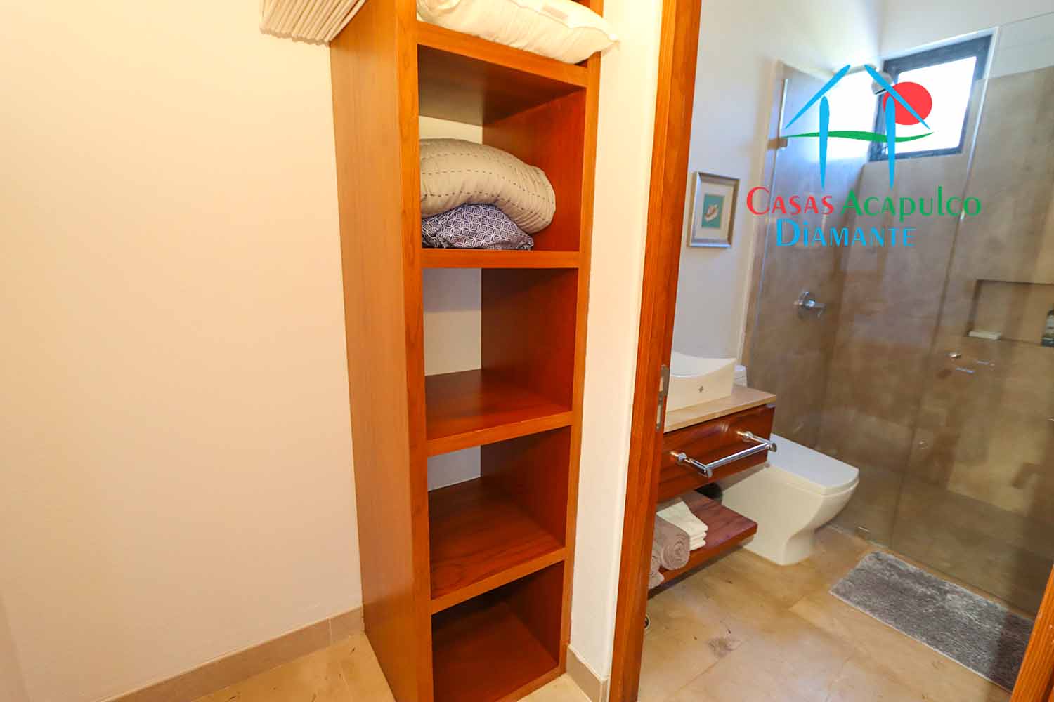 Delta 4 - Sala de televisión 8